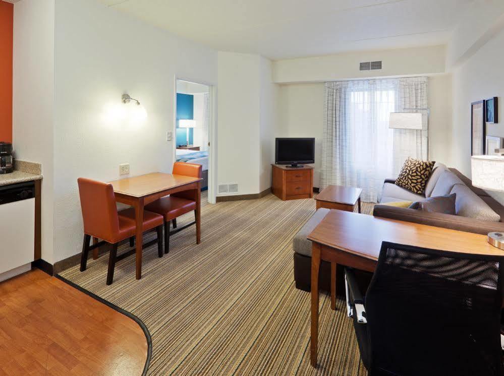 By Marriott Chicago 3*